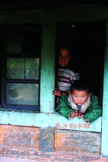 次仁多布杰的兩個孫子。
