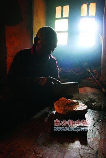 在次仁多布杰的家里。
