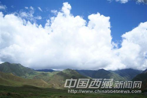 夏日，遠眺次角林村風(fēng)光  彭月圓 攝