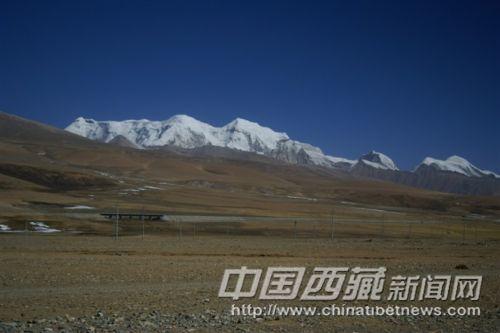 青藏線當雄境內風光 彭月圓 攝