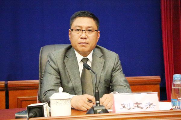 新聞發(fā)言人：那曲地區(qū)旅發(fā)委黨組副書記、主任--劉寶杰.jpg