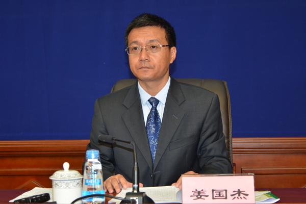 新聞發(fā)言人：自治區(qū)財(cái)政廳黨組成員、副廳長(zhǎng) 姜國(guó)杰.jpg