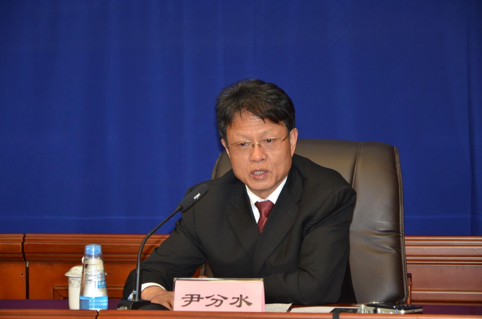 圖為發(fā)言人：自治區(qū)扶貧辦黨組副書記、主任，自治區(qū)脫貧攻堅(jiān)指揮部辦公室主任 尹分水.JPG
