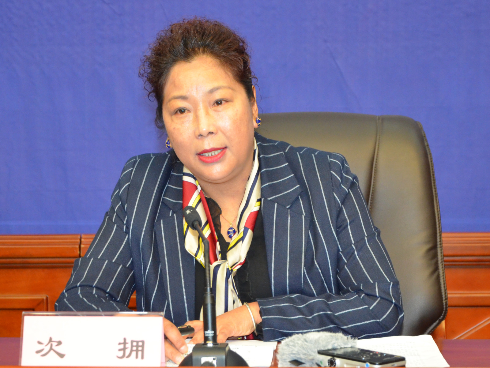 新聞發(fā)言人：拉薩市文化局黨組成員、調(diào)研員 次擁.JPG