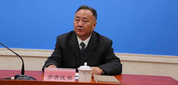 西藏自治區(qū)統(tǒng)計(jì)局黨組成員、副局長 多吉戰(zhàn)都.jpg