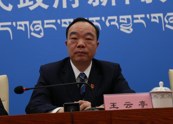 發(fā)言人：區(qū)應對新冠肺炎疫情工作領導小組辦公室防控醫(yī)療組副組長，區(qū)衛(wèi)健委黨組書記 王云亭.jpg