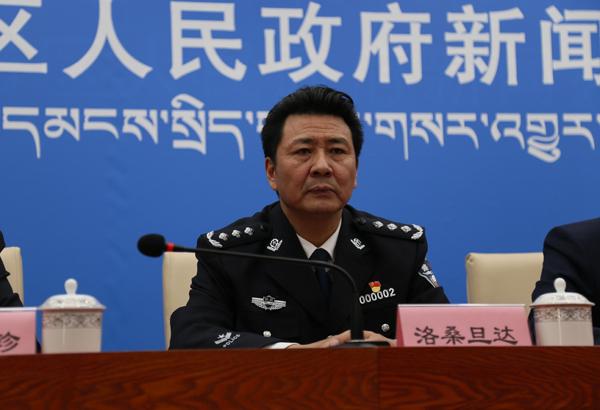 發(fā)言人：區(qū)應對新冠肺炎疫情工作領導小組辦公室防控醫(yī)療組成員，區(qū)公安廳黨組副書記、常務副廳長 洛桑旦達.jpg