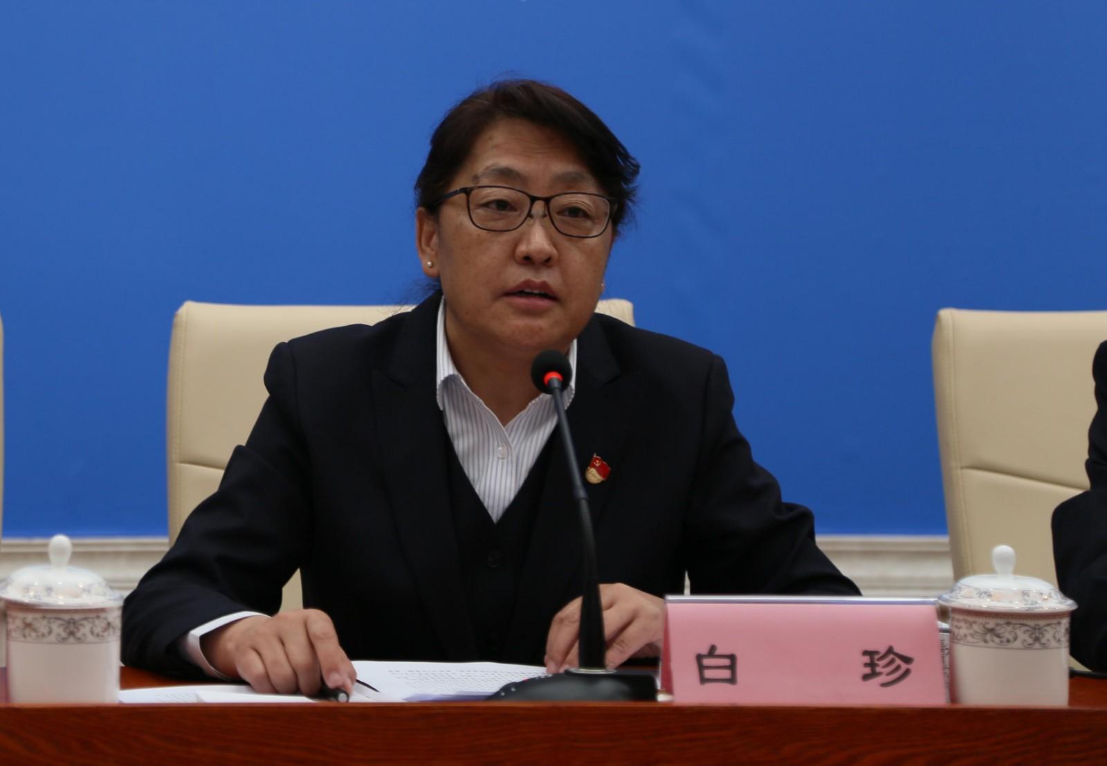 發(fā)言人：區(qū)應對新冠肺炎疫情工作領導小組辦公室防控醫(yī)療組成員，民航西藏區(qū)局黨委副書記、局長 白珍.jpg