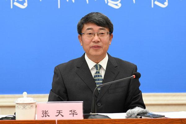 新聞發(fā)言人：西藏自治區(qū)生態(tài)環(huán)境廳黨組成員、副廳長(zhǎng) 張?zhí)烊A.jpg
