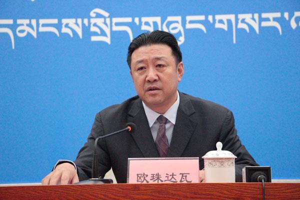 新聞發(fā)言人：昌都市政府副市長(zhǎng)、市脫貧攻堅(jiān)指揮部副指揮長(zhǎng)歐珠達(dá)瓦.JPG