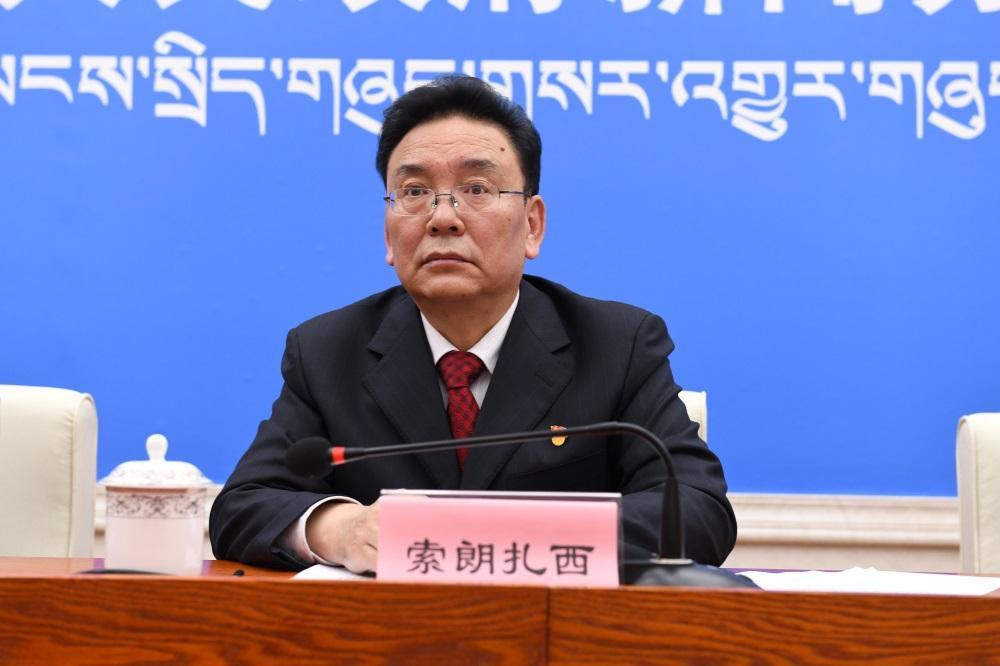 區(qū)統(tǒng)計(jì)局黨組副書記、局長 索朗扎西.JPG