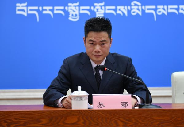2  主持人：蘇鄂 區(qū)黨委宣傳部對(duì)外傳播處副處長(zhǎng).jpg