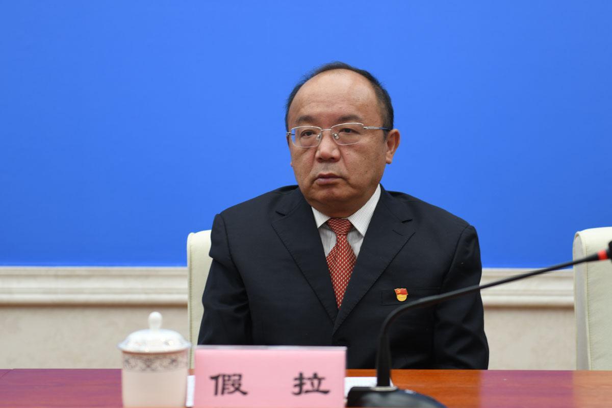 新聞發(fā)言人：自治區(qū)氣象臺(tái)臺(tái)長(zhǎng) 假拉.jpg