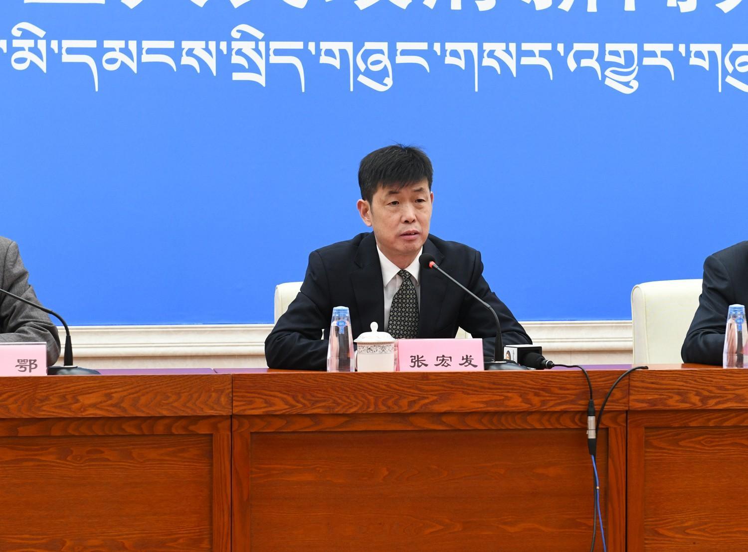自治區(qū)司法廳黨委委員、副廳長、新聞發(fā)言人 張宏發(fā).jpg