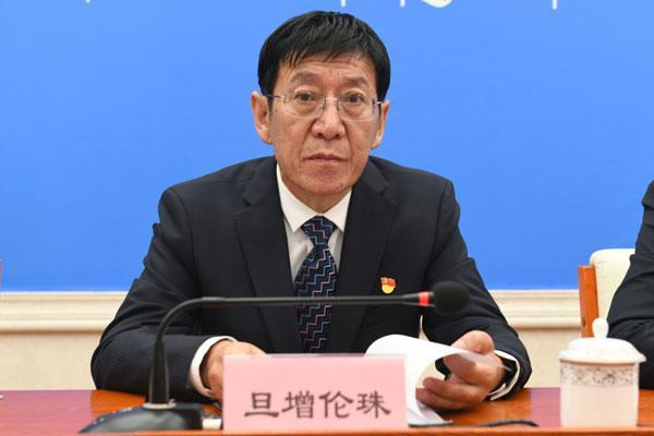 新聞發(fā)言人：自治區(qū)人民政府副秘書長、新聞發(fā)言人 旦增倫珠.jpg