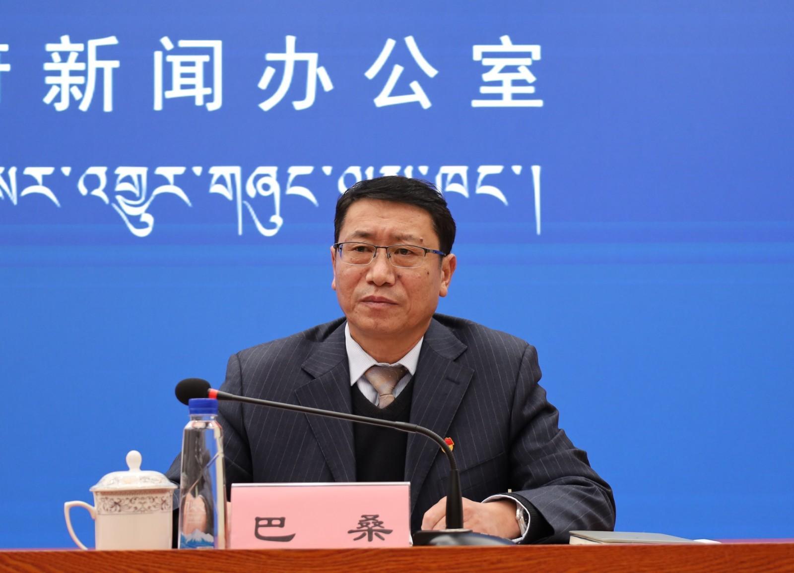 新聞發(fā)言人：國家統(tǒng)計局西藏調(diào)查總隊黨組成員、副總隊長 巴桑.JPG