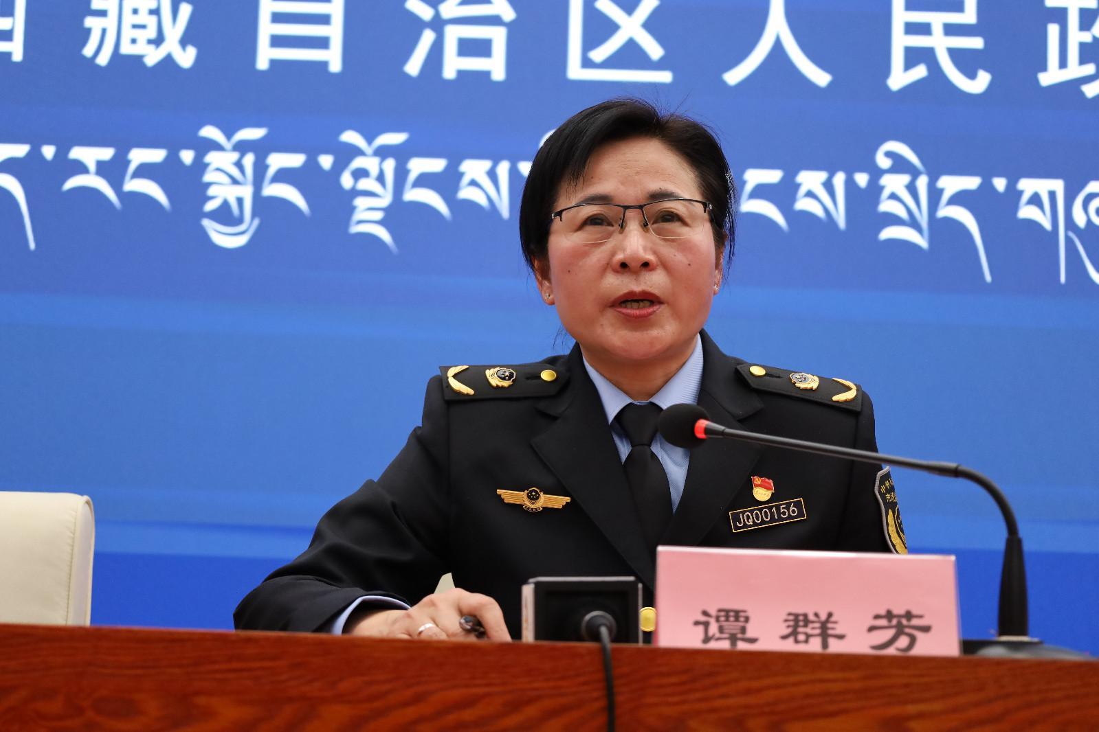 新聞發(fā)言人：自治區(qū)市場監(jiān)管局黨組成員、一級(jí)巡視員 譚群芳.JPG