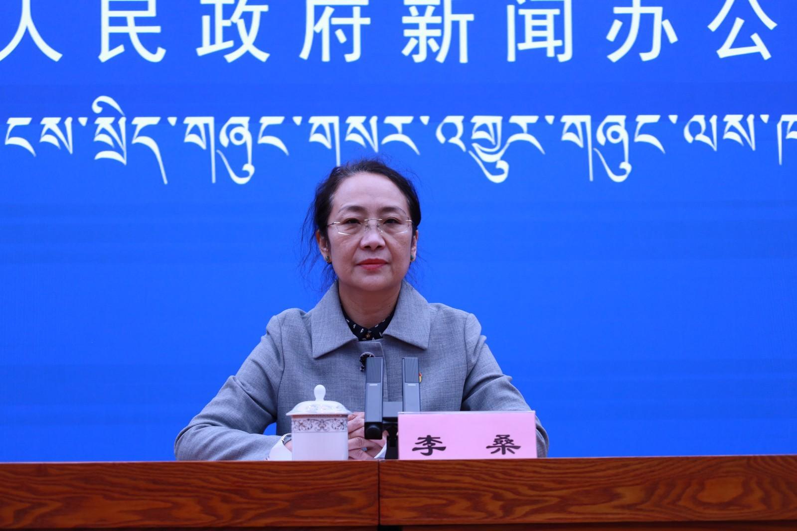 新聞發(fā)言人：自治區(qū)政府副秘書長、一級(jí)巡視員婦兒工委副主任李桑.jpg