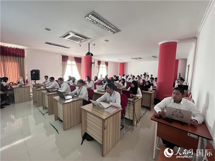 學(xué)習(xí)現(xiàn)場(chǎng)。人民網(wǎng)記者 張杰攝
