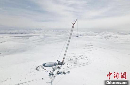 圖為哲古風(fēng)電項(xiàng)目在大雪中施工。　中國(guó)電建集團(tuán)成都勘測(cè)設(shè)計(jì)研究院有限公司 供圖