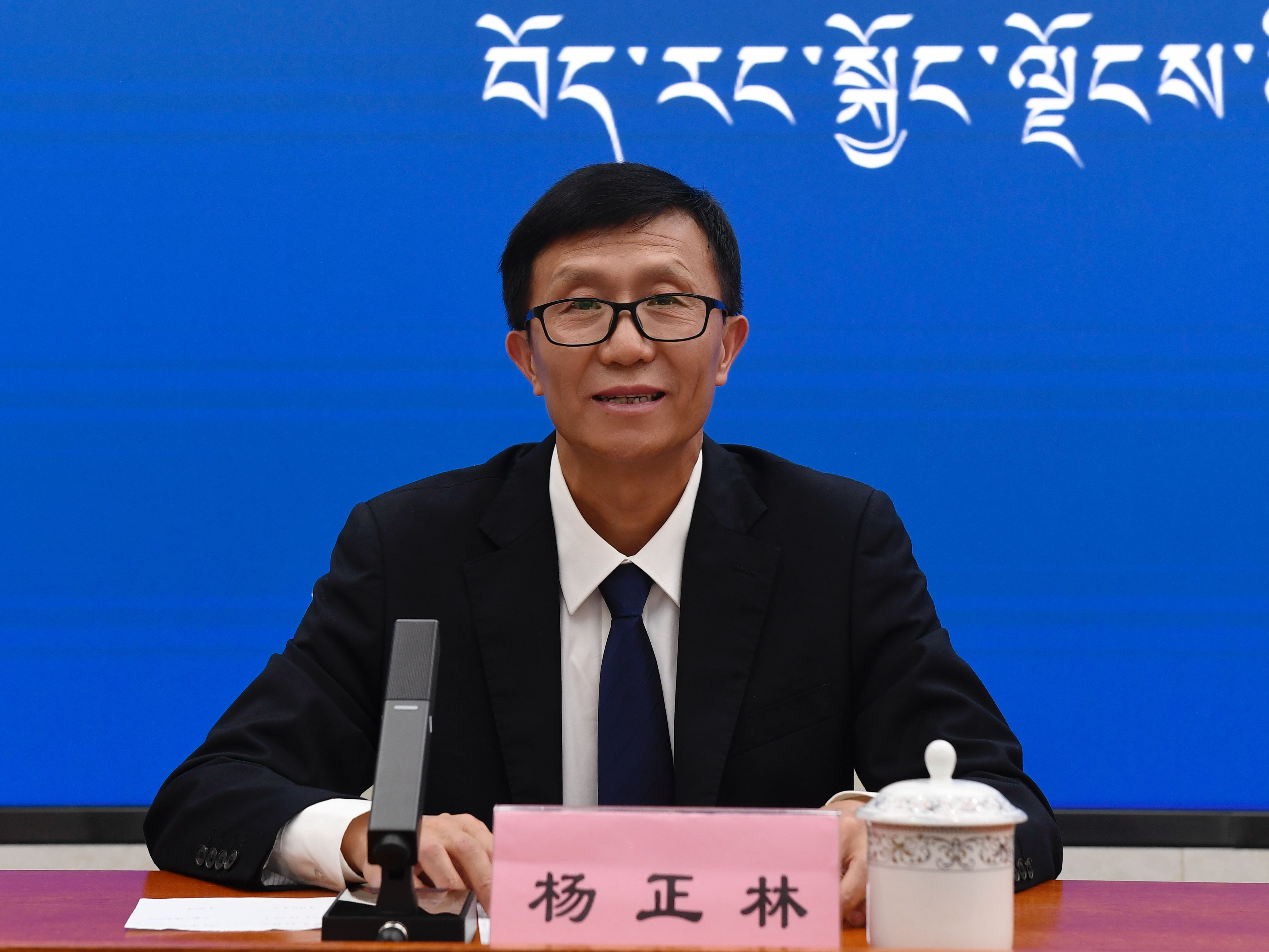 主持人：自治區(qū)黨委宣傳部對(duì)外傳播處處長 楊正林.jpg